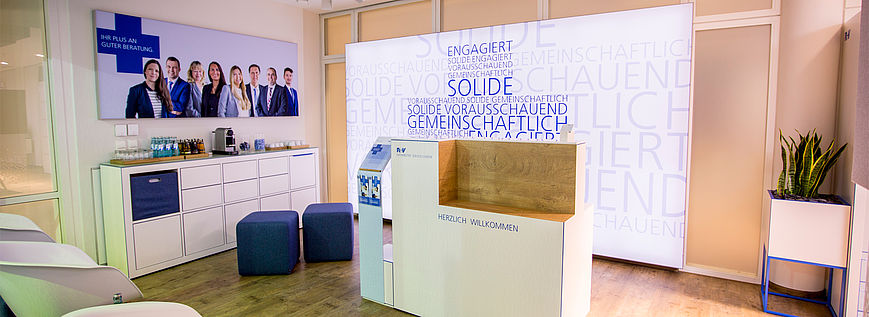 Markenraum/ Projekte: R+V Generalagenturen, Empfangsbereich