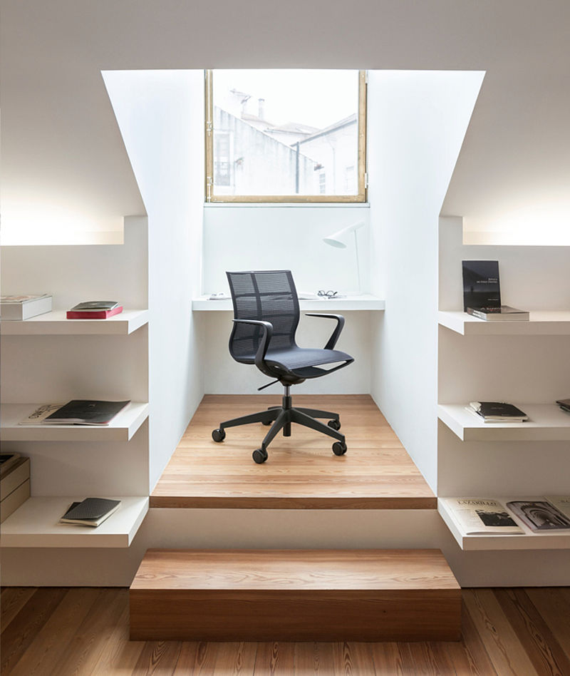 Büromöbel-Shop: Sitzplatz mit Aussicht