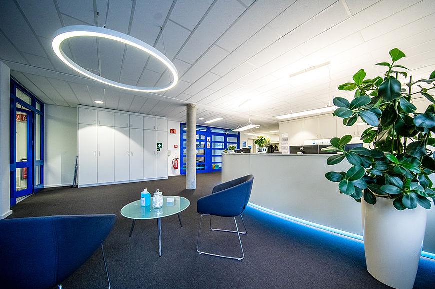 Innenraum/ Projekte: Foyer von Service Plus, Lichtobjekt Innenraum/ Projekte: Foyer von Service Plus, Lichtobjekt
